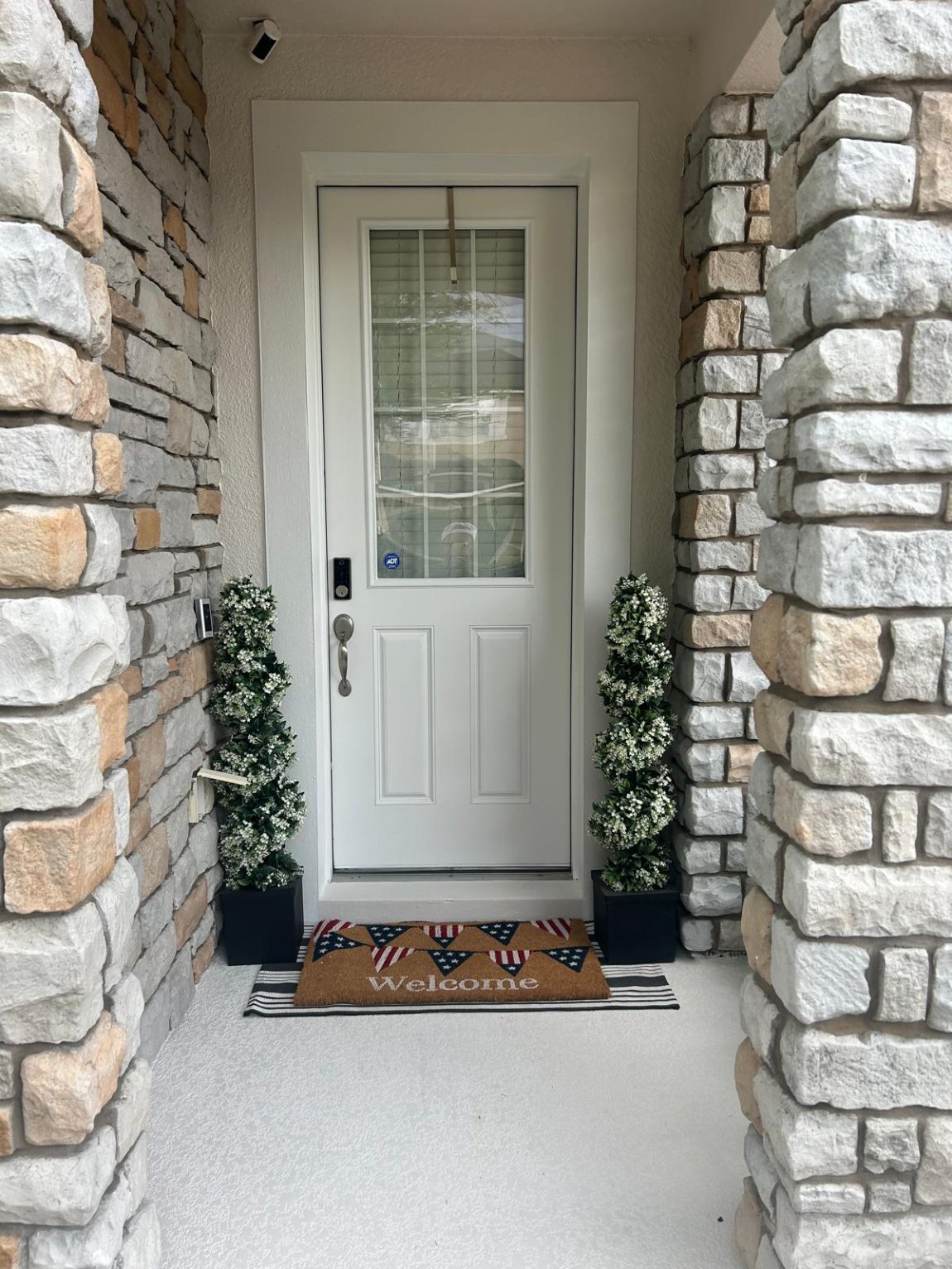 Front entry and door finishes